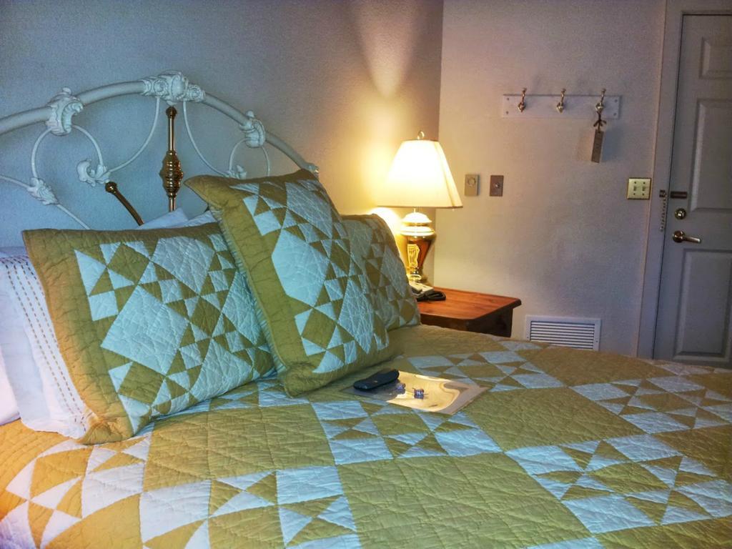 The Currier Inn Грили Экстерьер фото